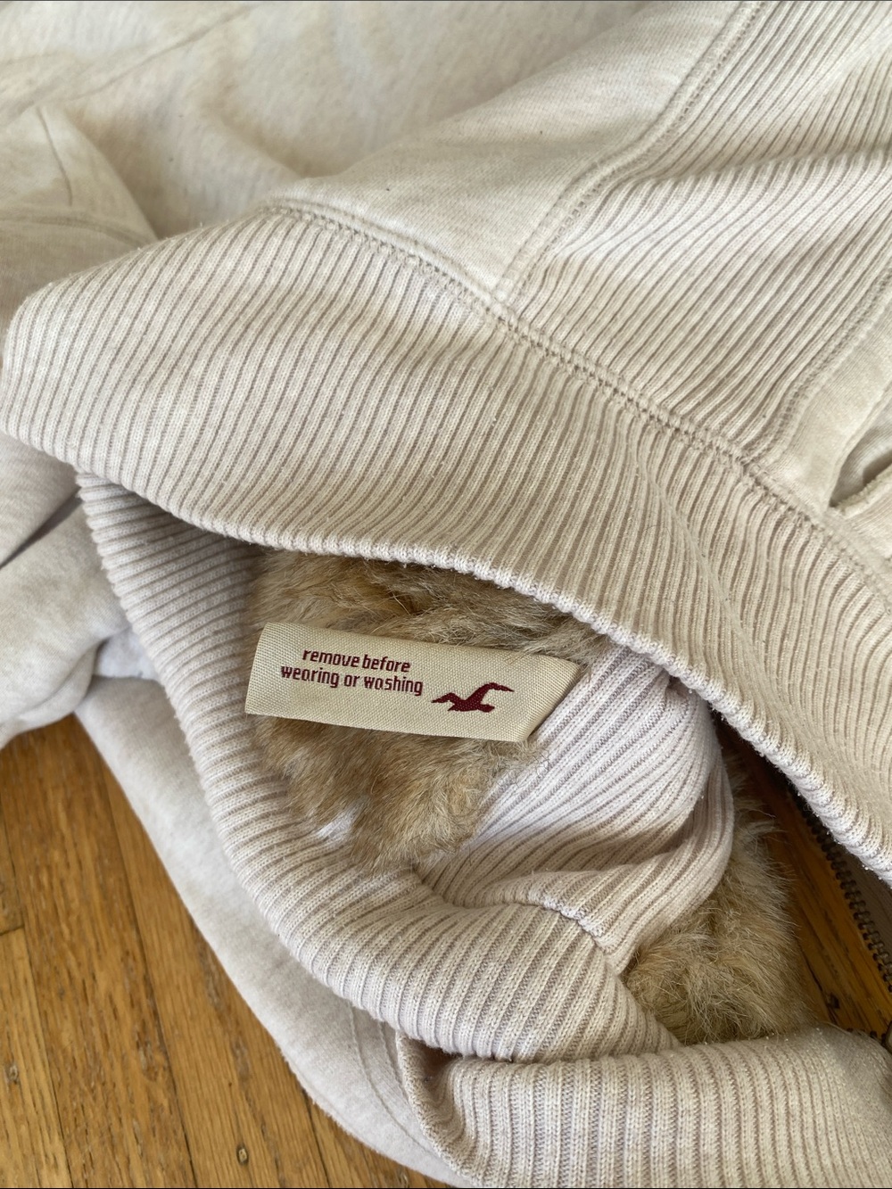Hollister Cream Faux Fur Trim Hooded Zip-Up Sweatshirt - Picture 6 of 8